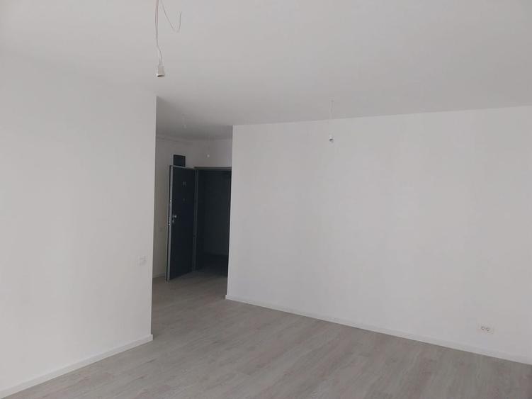 Apartament spatios cu 3 camere si geam la baie Estoria City - 6