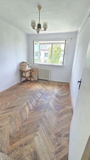 Apartament cu 3 camere decomandat în Tomis Nord