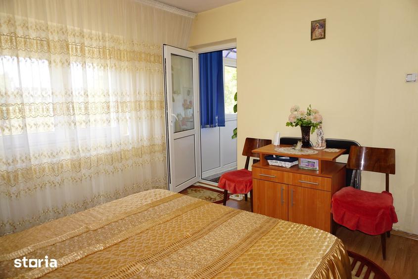Apartament cu 4 camere si centrala termica-etajul 2/4 - 6