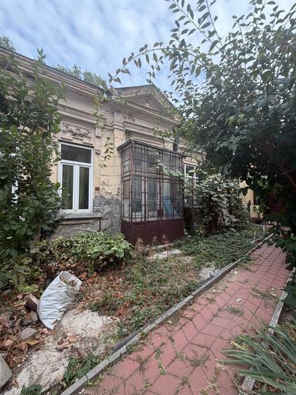 Casă cu 4 camere în Ultracentral