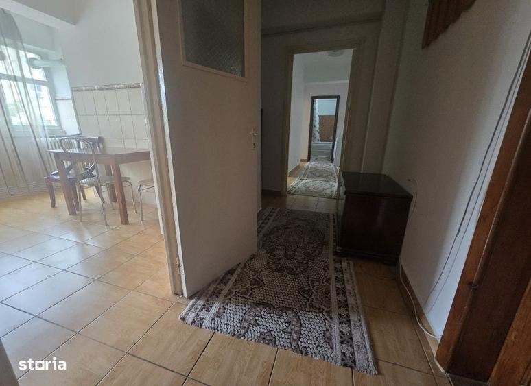 Apartament cu 3 camere în Centru Civic — fotografia 1