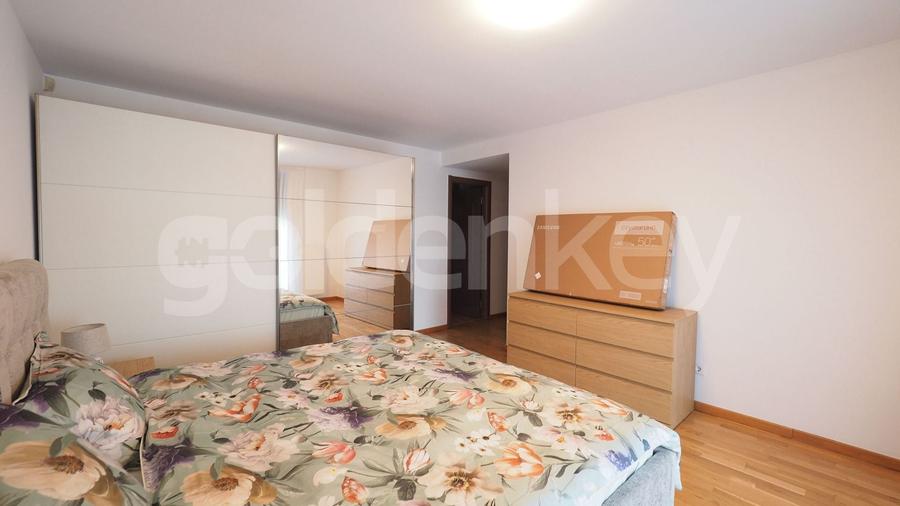 Apartament cu 4 camere semidecomandat în Băneasa