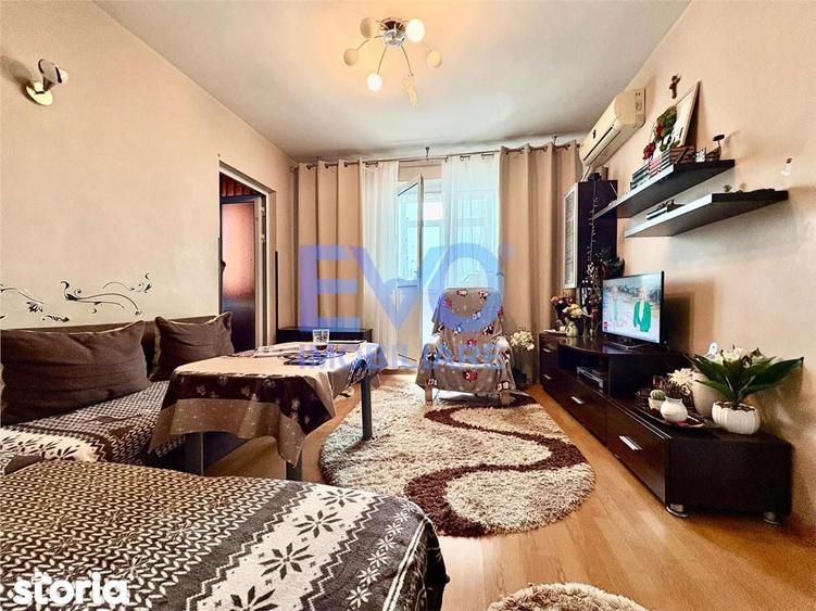 Apartament cu 3 camere semidecomandat în Alexandru cel Bun