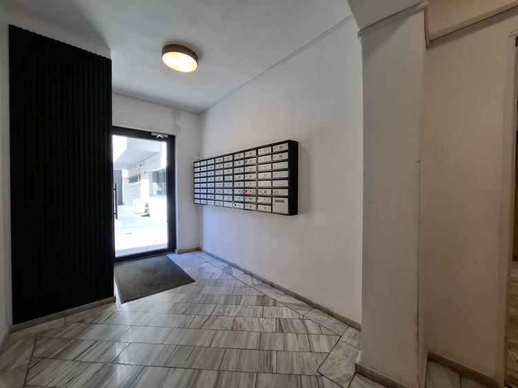 Apartament cu 4 camere decomandat, mobilat în Unirii