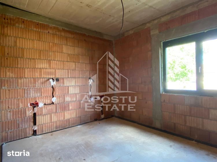 Casă cu 5 camere cu Teren 1330 Mp în Urseni