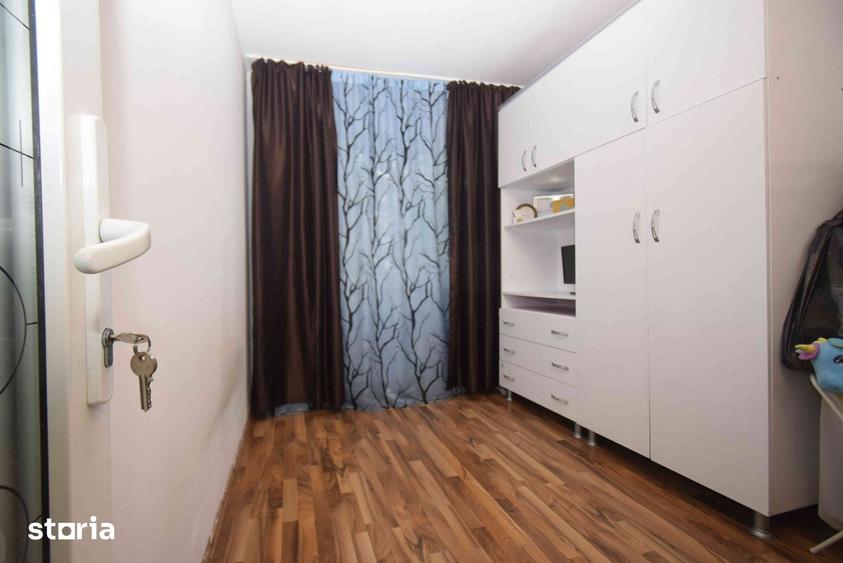 Apartament cu 4 camere în Rovine