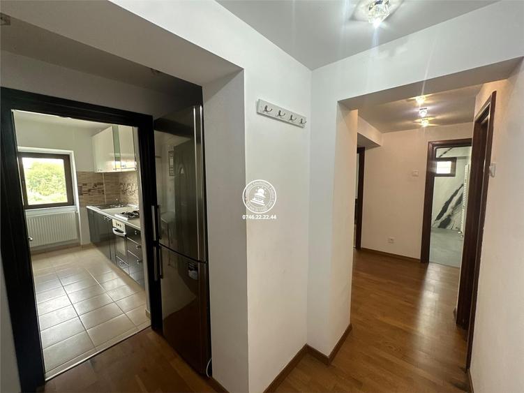 Apartament cu 3 camere decomandat în Central
