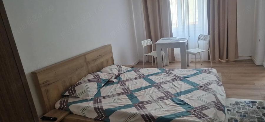 Garsonieră decomandată în 9 Mai
