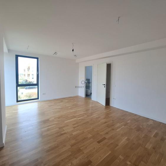 Duplex cu 5 camere cu Canalizare în Otopeni
