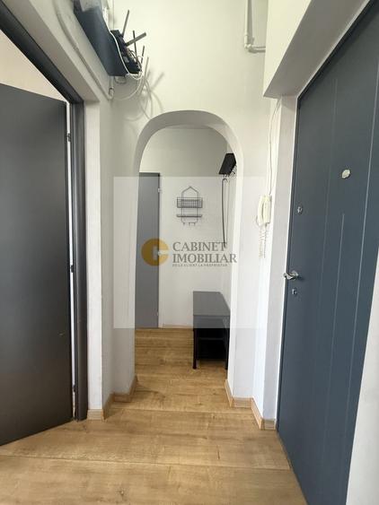 Apartament cu 2 camere semidecomandat, mobilat în Sala Palatului