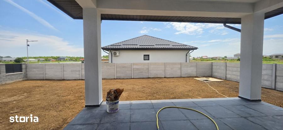 Casă cu 4 camere cu Teren 400 Mp în Clinceni