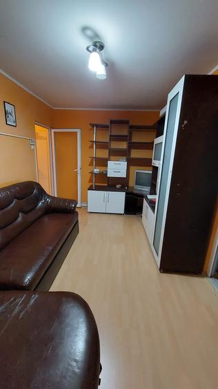 Apartament 2 camere - Casa de Cultura - 300 euro/luna (Cod E8) - 2