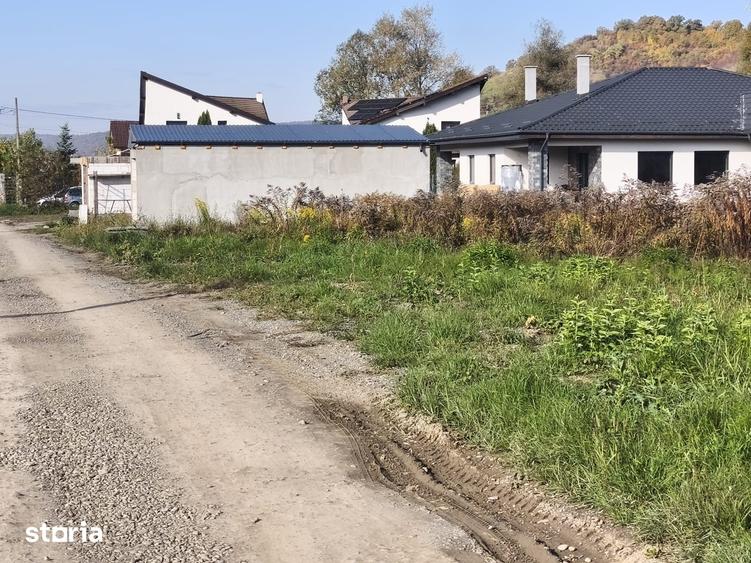 Teren de 1450 mp, în Livezeni