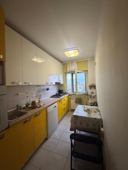 Apartament cu 3 camere decomandat în Doamna Ghica