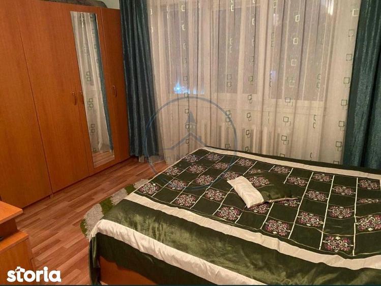 Apartament cu 4 camere decomandat, mobilat în Calea Moldovei