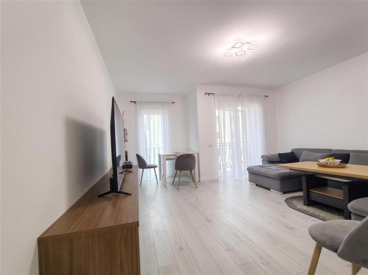 Apartament cu 2 camere decomandat, mobilat în Lisaura