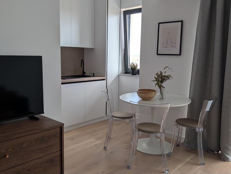 Apartament cu 2 camere semidecomandat, mobilat în Pipera