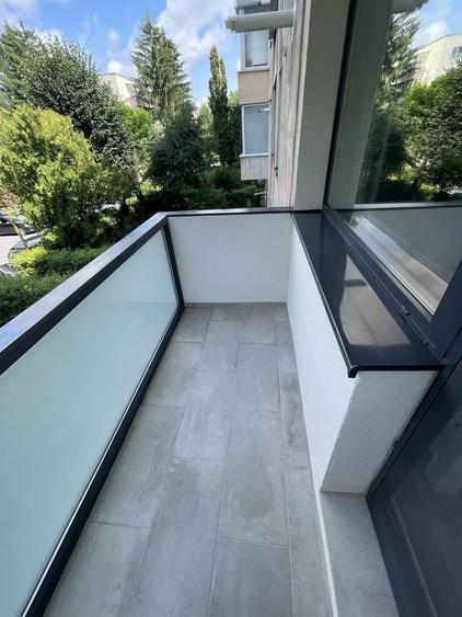 Apartament cu 3 camere semidecomandat în Astra