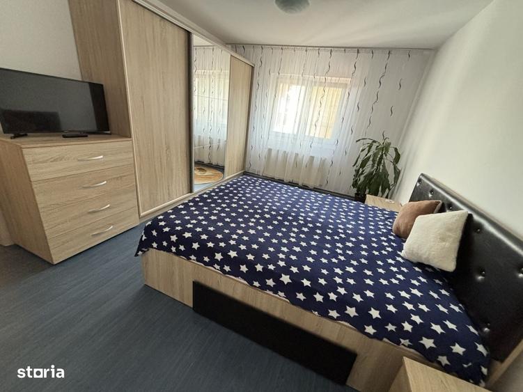 Apartament cu 3 camere decomandat în Astra