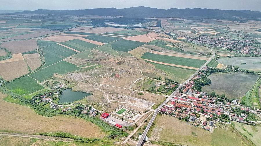 Teren Construcții intravilan de 237631 mp, în Feldioara