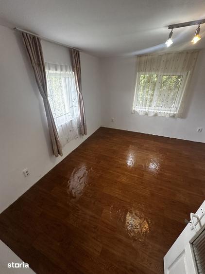 Casă cu 2 camere cu Teren 2700 Mp în Mica