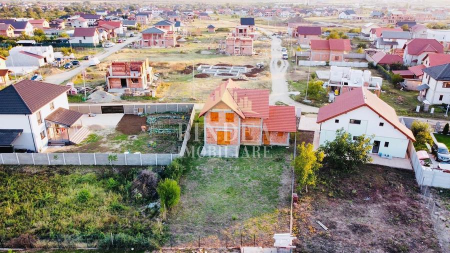 Casă individuală cu 5 camere cu Canalizare în Giarmata