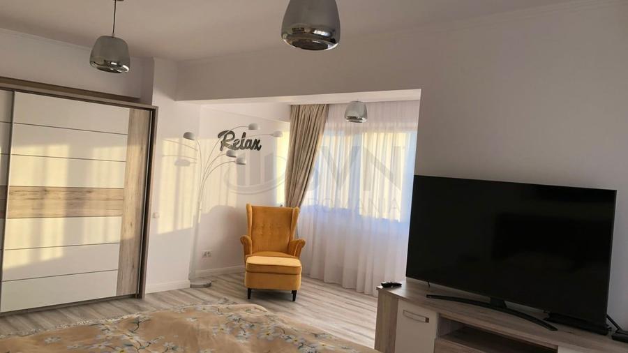 Apartament cu 4 camere decomandat, mobilat în Jiului