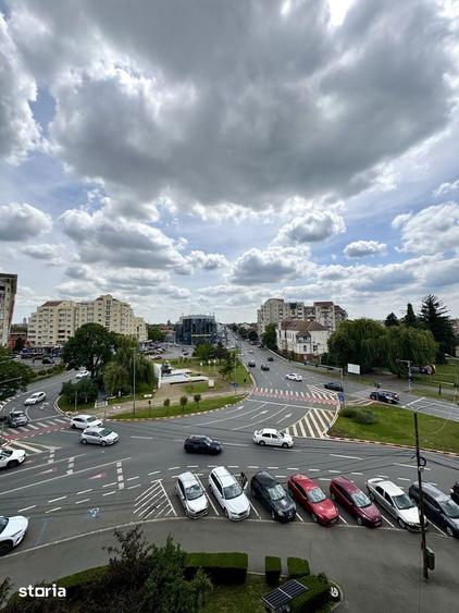Apartament cu 3 camere decomandat în Intim
