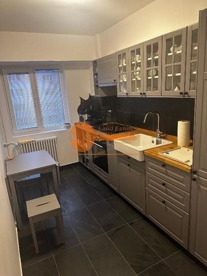 Apartament cu 3 camere decomandat, mobilat în Titulescu