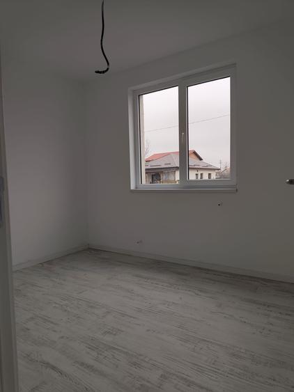 Casă individuală cu 3 camere cu Teren 320 Mp în Crevedia