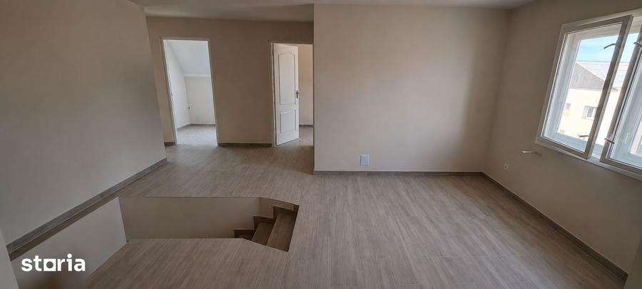 Apartament cu 8 camere în Central