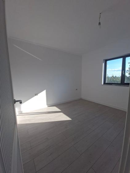 Duplex cu 4 camere cu Teren 300 Mp în Miroslava