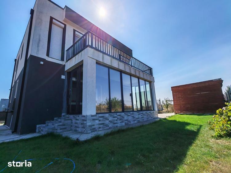 Casă cu 5 camere cu Teren 500 Mp în Agigea