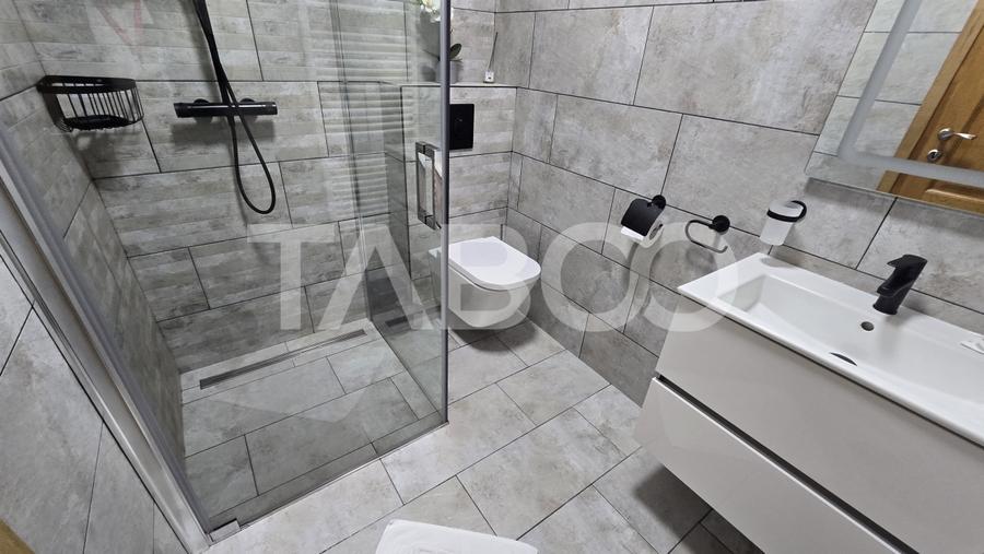 Apartament cu 3 camere decomandat, mobilat în Calea Poplăcii