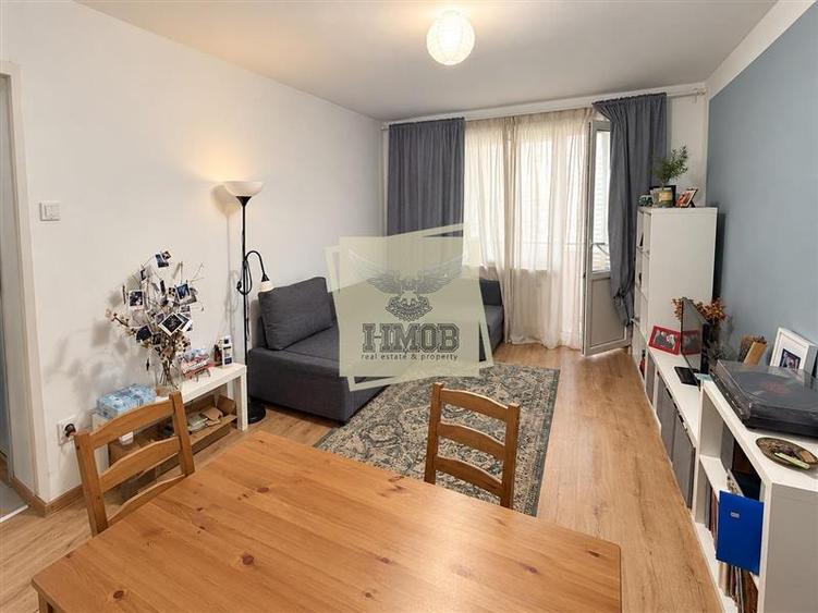 Apartament cu 3 camere decomandat, mobilat în Central