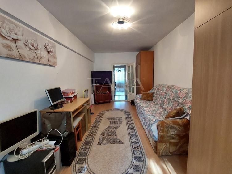 Apartament cu 3 camere decomandat, mobilat în Dâmbul Rotund