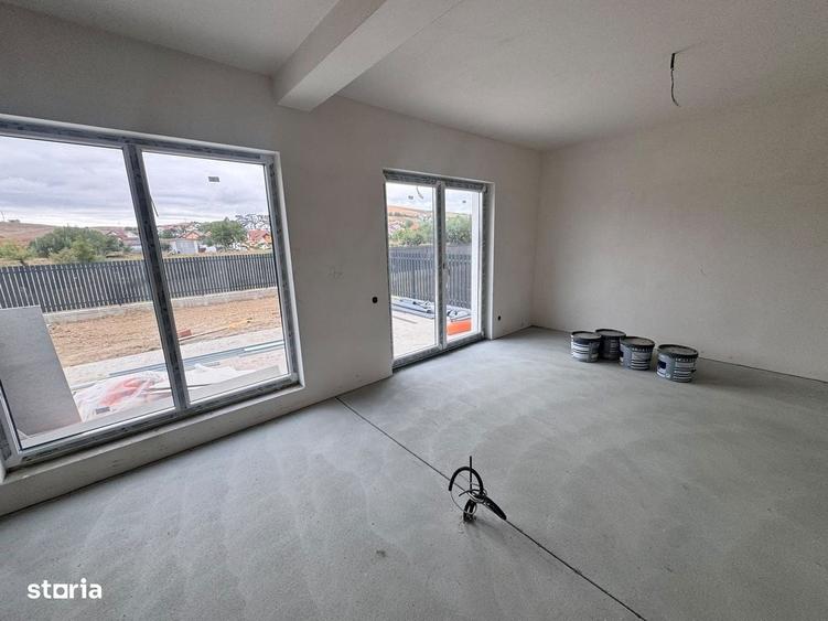 Casă cu 4 camere cu Teren 340 Mp în Central
