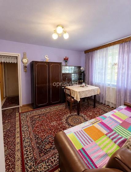 Proprietar vand apartament 2 camere Gherla, 52 mp, etaj 3, centrala, mobilat