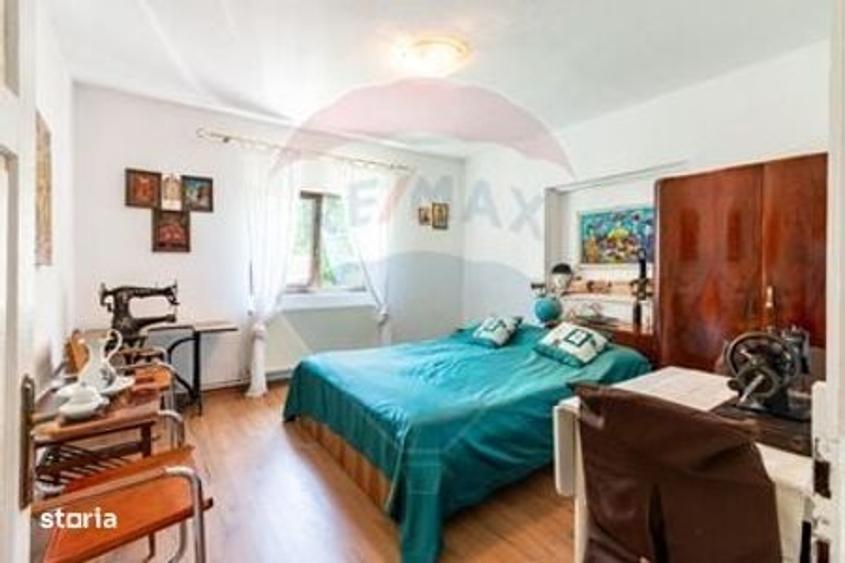 Casă cu 4 camere cu Teren 4435 Mp în Central