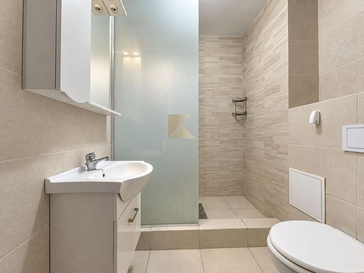 Apartament cu 3 camere semidecomandat în Gării