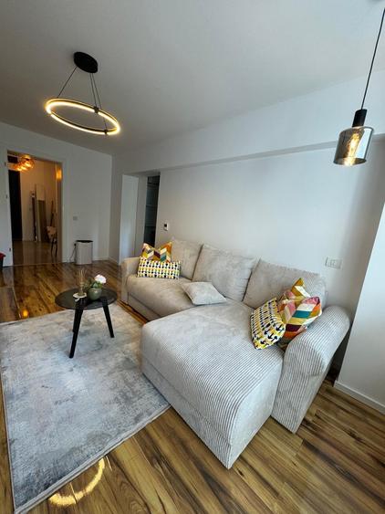 Apartament cu 2 camere semidecomandat, mobilat în Moșilor