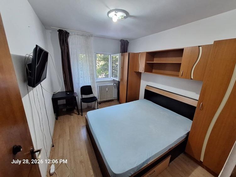 Apartament cu 3 camere decomandat în Rahova