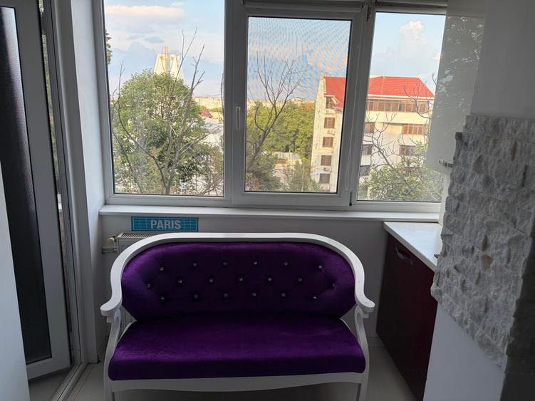 Apartament cu 2 camere semidecomandat în Exterior Vest