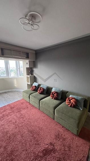 Apartament cu 4 camere decomandat în Nicolina