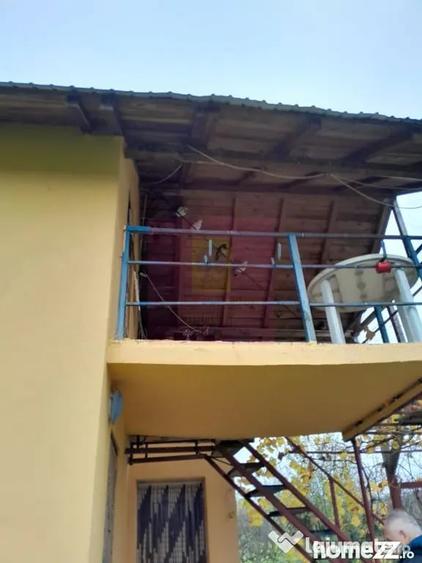 Casă cu 3 camere cu Teren 15000 Mp în Bărcănești