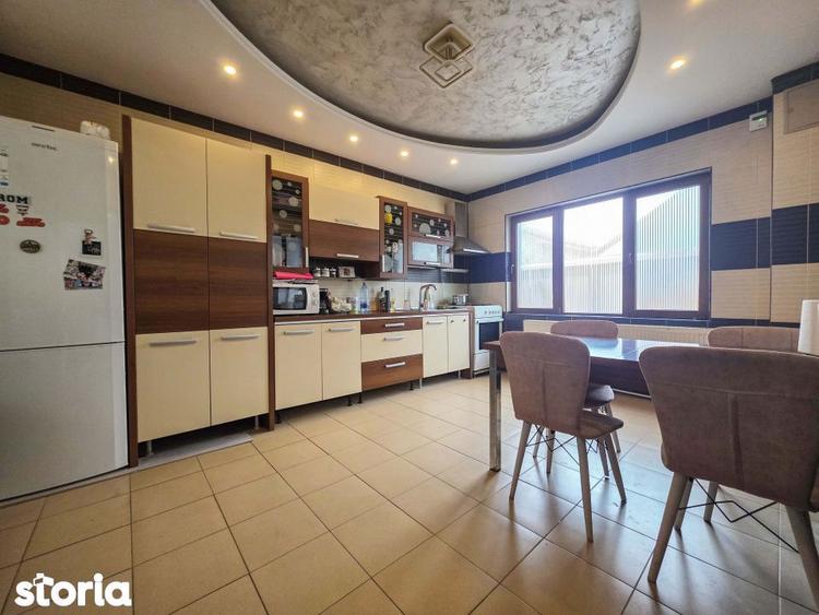 Casă cu 6 camere cu Teren 302 Mp în Valu lui Traian
