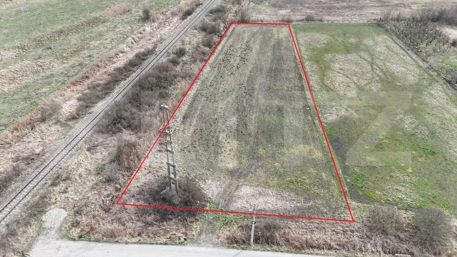 Teren agricol intravilan de 3500 mp, în Reghin