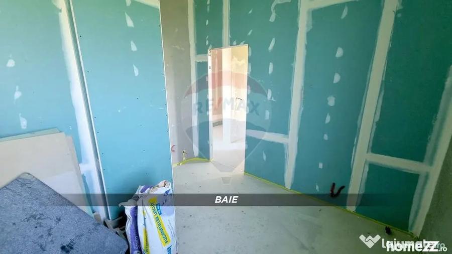 Casă cu 5 camere cu Teren 900 Mp în Mocira