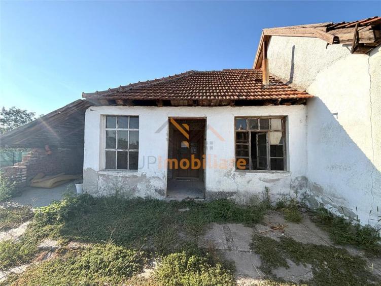 Casă cu 3 camere cu Teren 990 Mp în Tărian