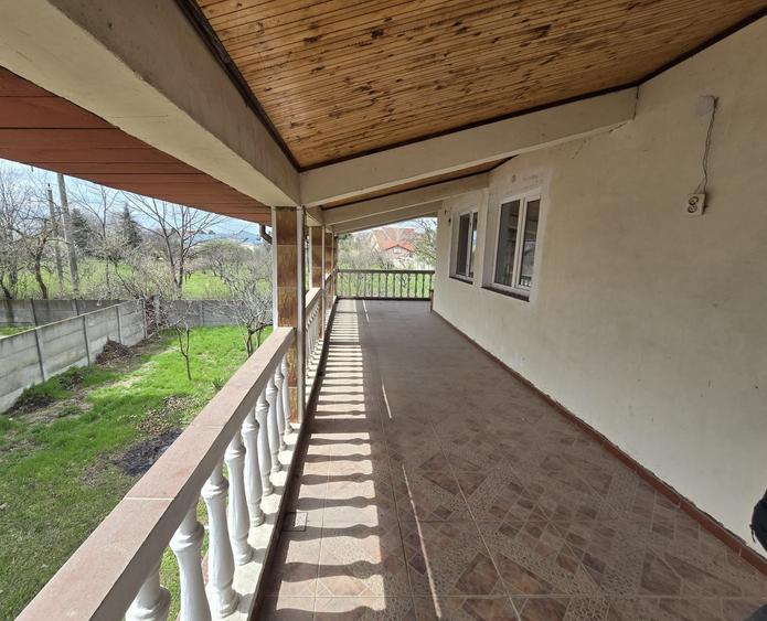 Casă individuală cu 6 camere cu Garaj în Clociov